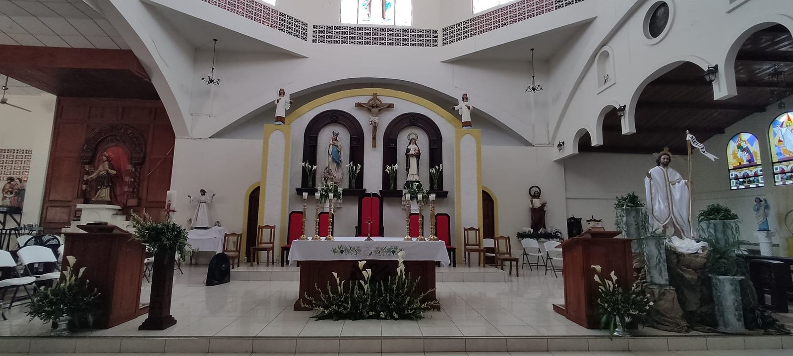 La imagen tiene un atributo ALT vacío; su nombre de archivo es Altar-Santa-Rosa-de-Lima-1.jpg