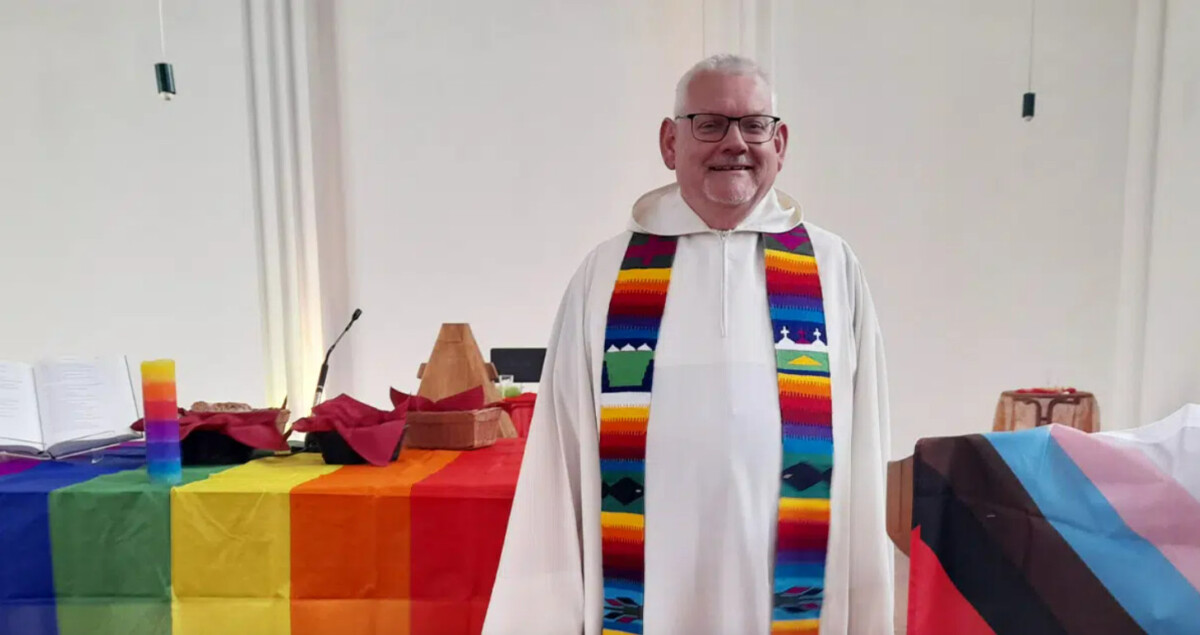 La imagen tiene un atributo ALT vacío; su nombre de archivo es Sacerdote-gay-aleman.jpg