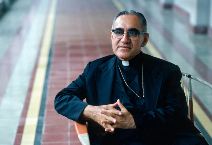 La imagen tiene un atributo ALT vacío; su nombre de archivo es San-Arnulfo-Romero-1.jpg